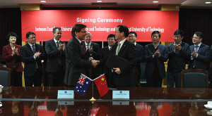 Signing agreement with QUT.001_SML